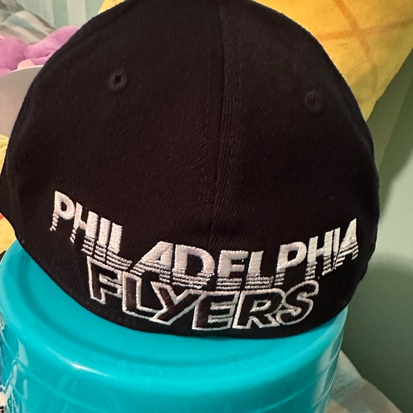 🧢 Philadelphia Flyers Reebok Fitted Hat - Picture 2 of 7